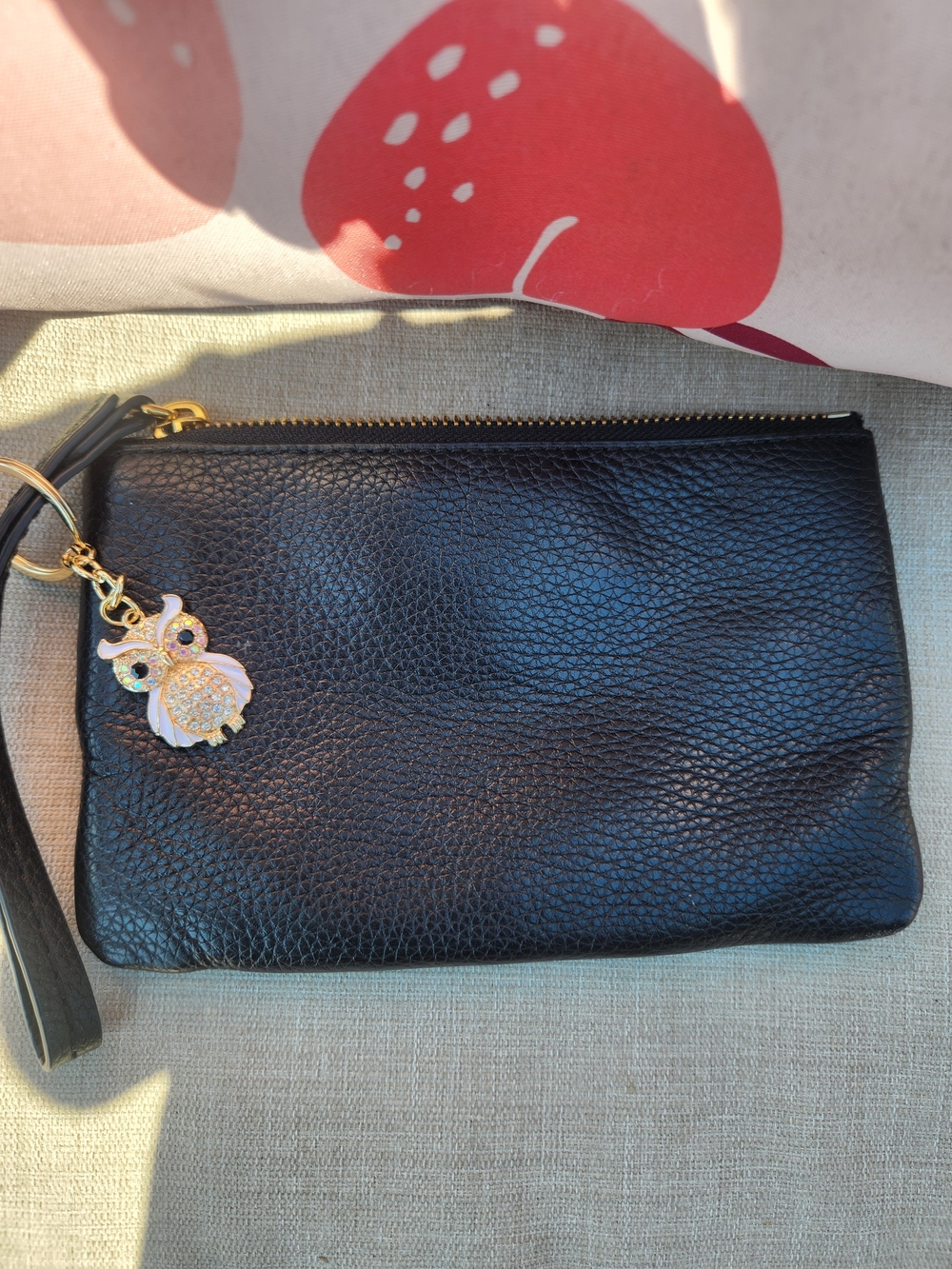 Marc Jacobs Black Soft Pebbled Leather Zip Wristlet w Owl Charm Keyring Like New - Picture 8 of 8